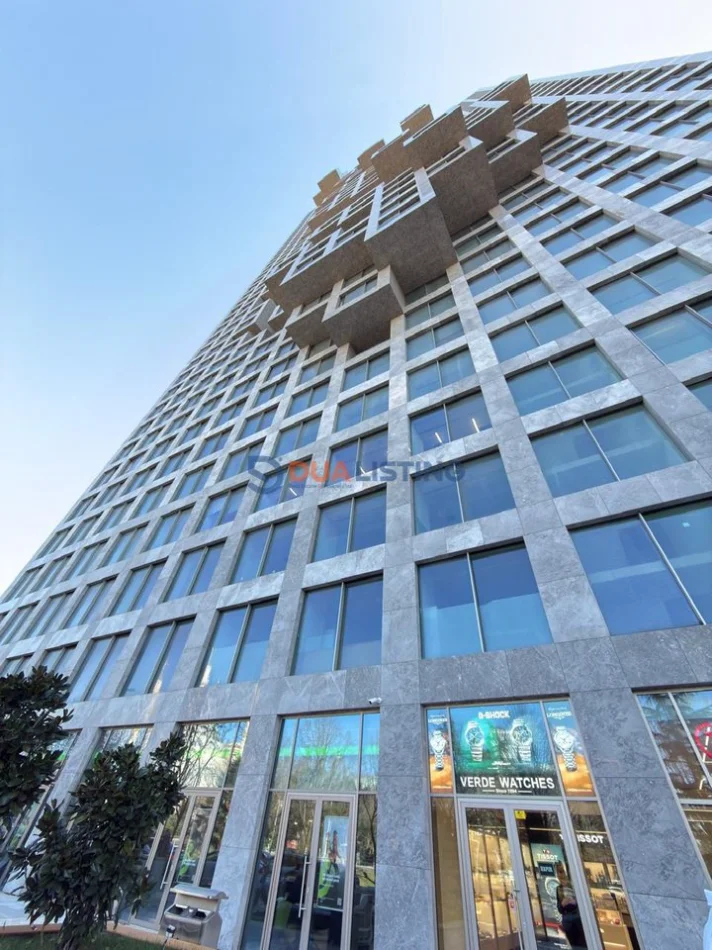 Tirane, jepet me qera ambjent biznesi , 834 m² (Bulevardi Bajram Curri)