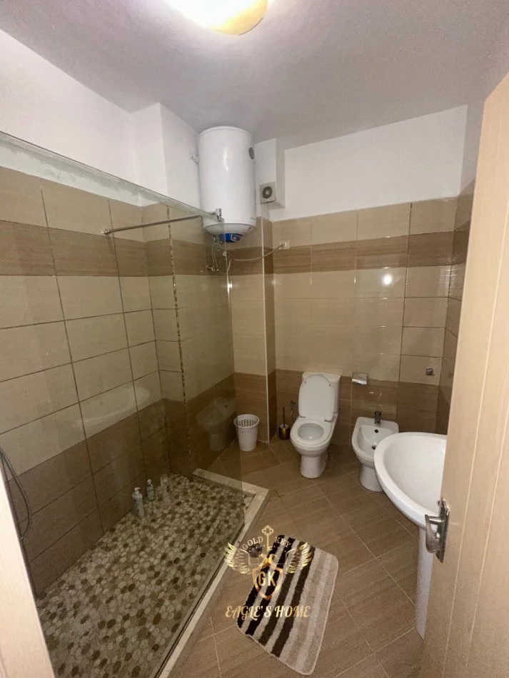 Durres, shes apartament 2+1+Aneks+Ballkon Kati 1, 135.000 € (• 2+1+2 me Verande 069 20 39 456 069 20 39 456 Ish Urtja • 135.000€)