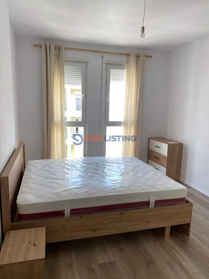 Tirane, jepet me qera 2+1 Kati 7, 94 m² 450 € (Univers city Qendra Tregtare QTU Tirane)