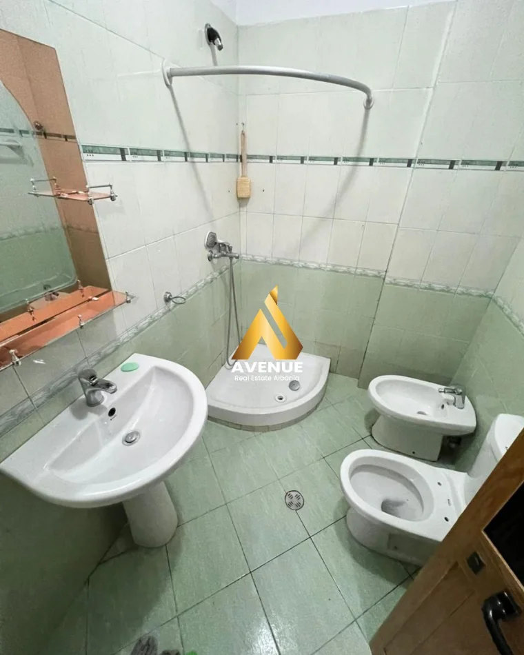 Tirane, jepet me qera apartament 1+1+Ballkon Kati 3, 73 m² 470 € (Rruga Dritan Hoxha)