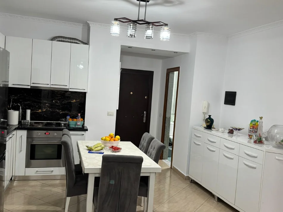 Tirane, shitet apartament 3+1+Ballkon Kati 3, 112 m² 185.000 € 