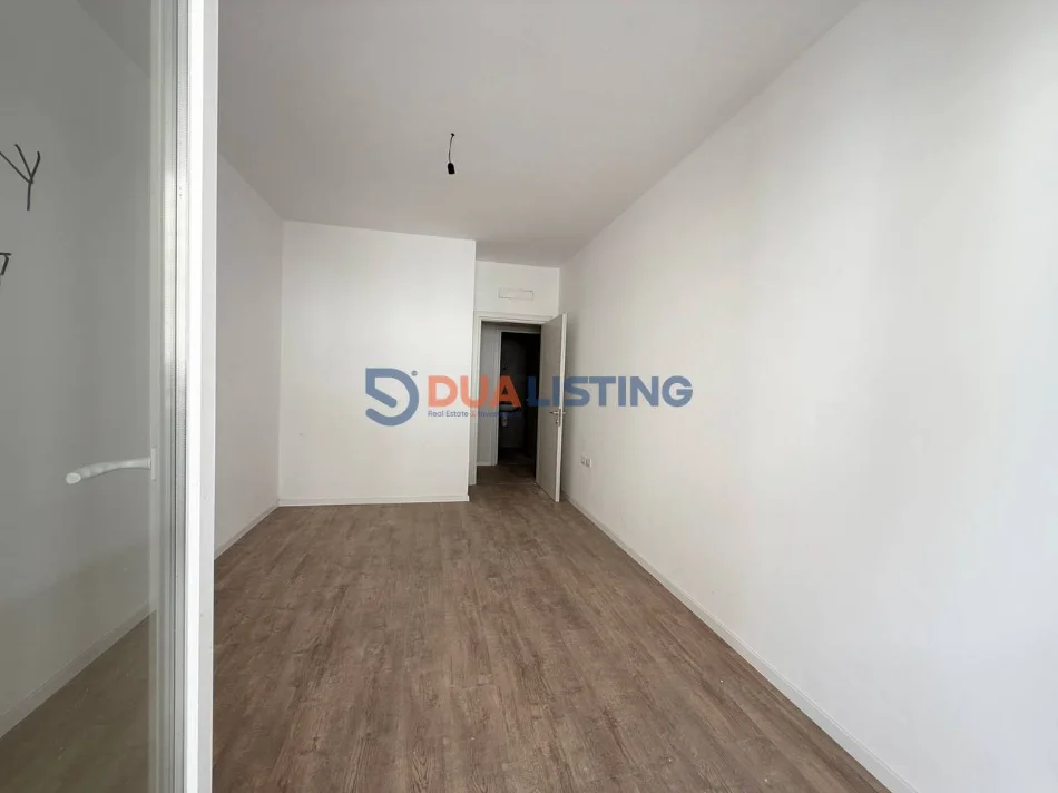 Tirane, shitet apartament 1+1 , 82 m² (Laprake)