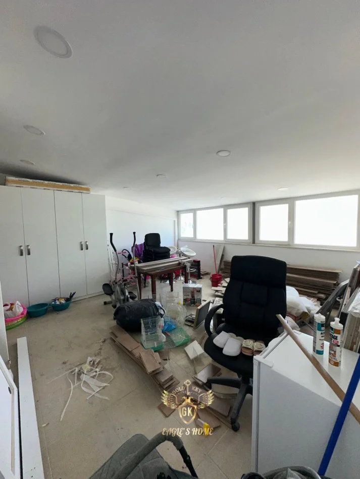 Durres, shes apartament 2+1+Aneks+Ballkon Kati 1, 135.000 € (• 2+1+2 me Verande 069 20 39 456 069 20 39 456 Ish Urtja • 135.000€)