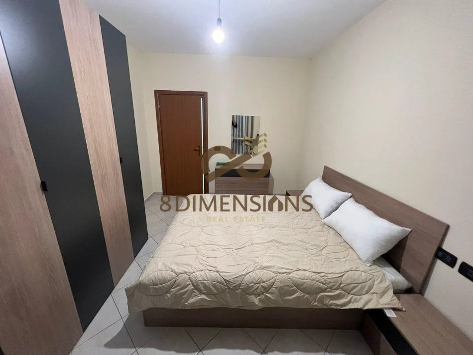 Tirane, jepet me qera apartament 1+1+Ballkon Kati 4, 65 m² 520 € (astir)