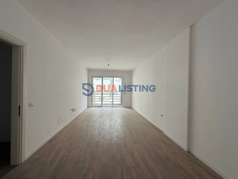Tirane, shitet apartament 1+1 , 82 m² (Laprake)