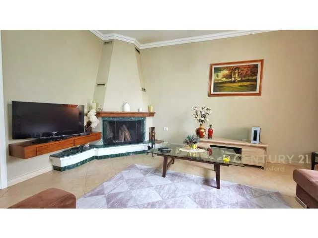 JEPET ME QERA VILE 3 KATSHE NE ELBASAN, 585 m² 1.500 Euro