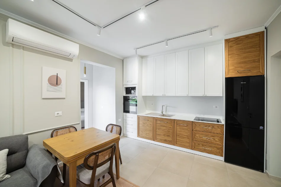 Tirane, shes apartament 2+1+Ballkon Kati 3, 220.000 € 