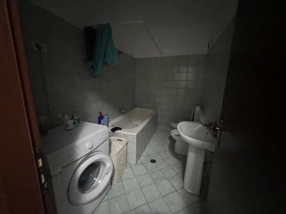 Durres, shes apartament 2+1+Ballkon Kati 3, 135 m² 240.000 € (VOLLGA 069 20 39 456)