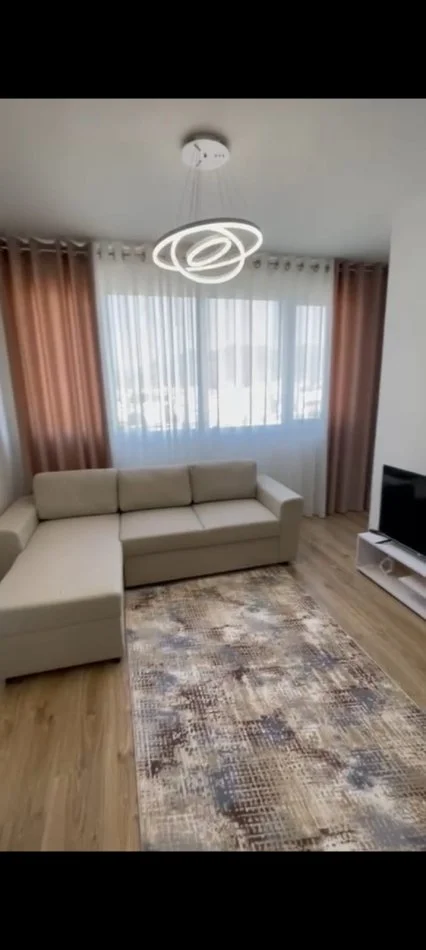 Tirane, jepet me qera apartament 3+1+Ballkon Kati 10, 95 m² 550 € 