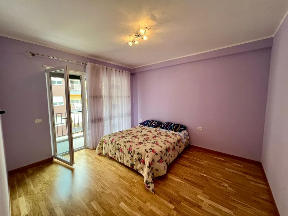 Tirane, shitet apartament 3+1+Ballkon Kati 4, 130 m² 245.000 € (Selite)