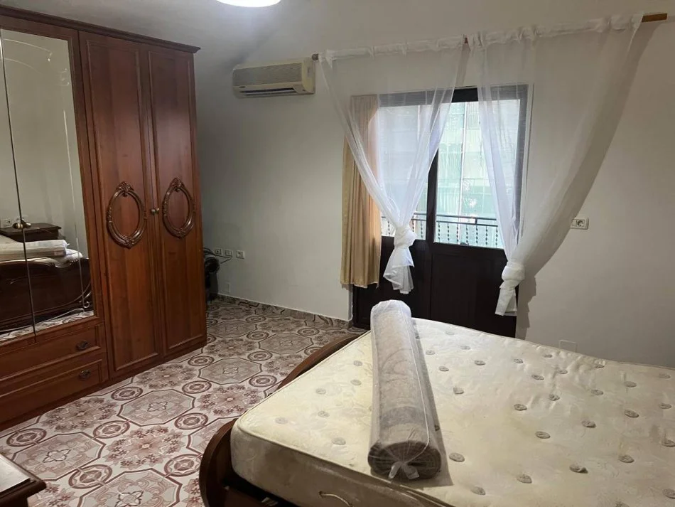 Tirane, jepet me qera apartament 2+1+Ballkon Kati 3, 100 m² 420 € (Rruga Don Bosko)