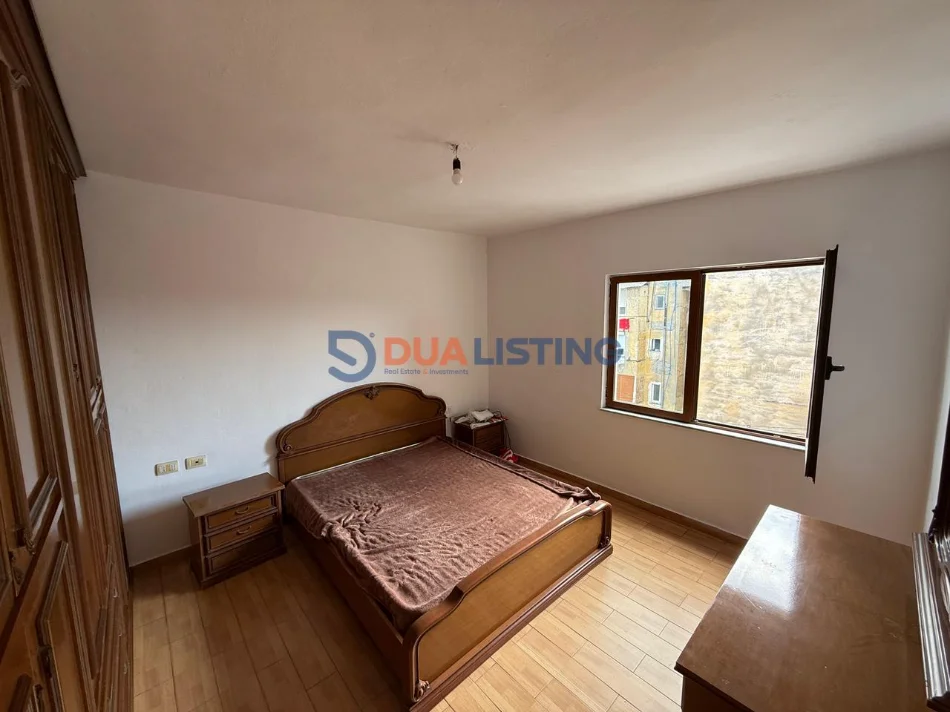Tirane, jepet me qera apartament 1+1 , 400 € (Rruga Bardhyl)