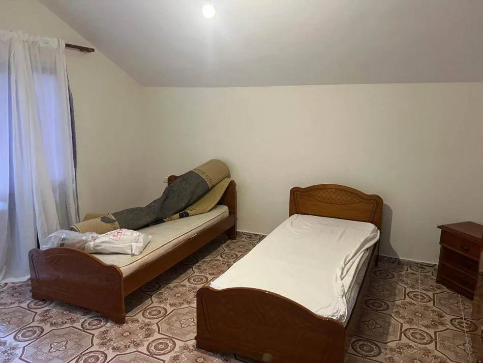 Tirane, jepet me qera apartament 2+1+Ballkon Kati 3, 100 m² 420 € (Rruga Don Bosko)