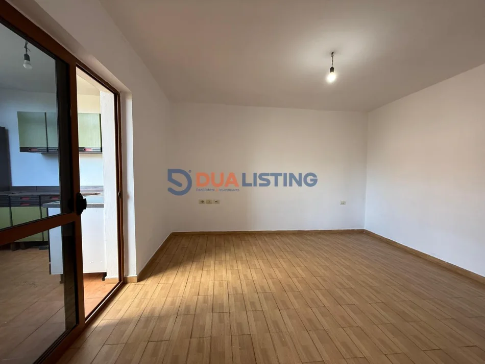 Tirane, jepet me qera apartament 1+1 , 400 € (Rruga Bardhyl)