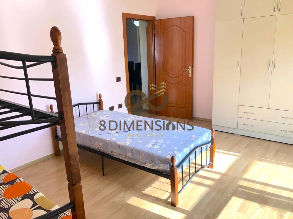 Tirane, jepet me qera apartament 2+1+Ballkon Kati 8, 105 m² 400 € (jordan misja)