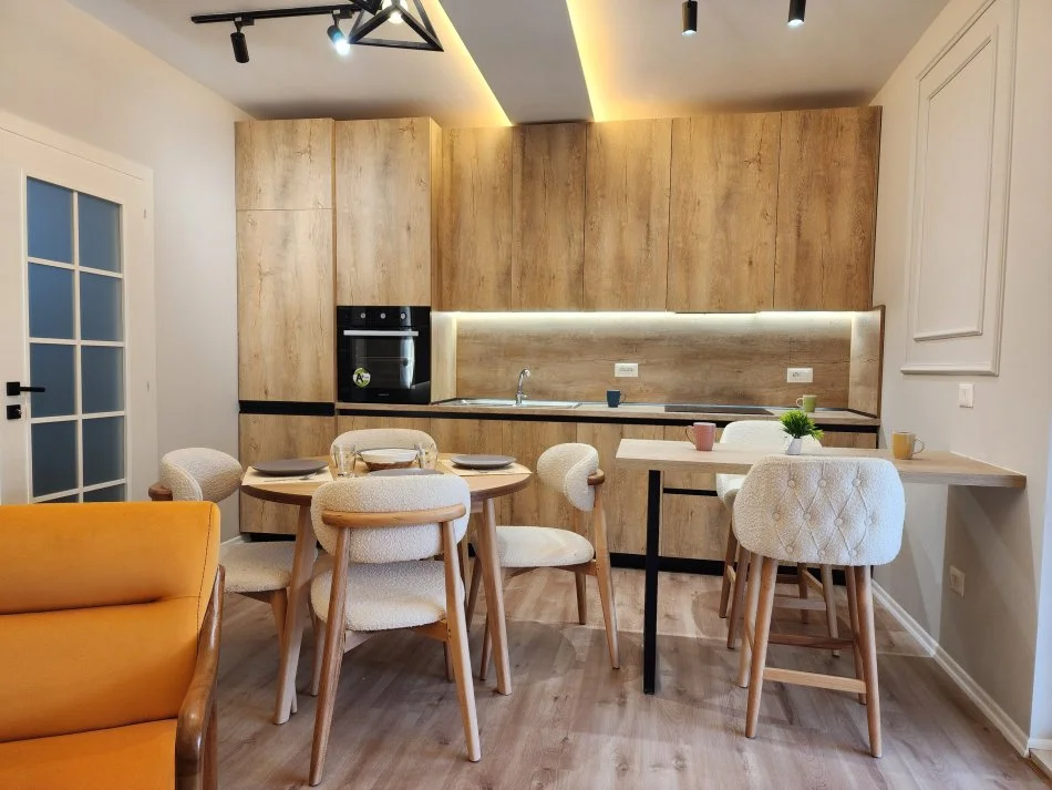 SHITET: Apartament 3+1 & Verandë || 📌🏖️Durrës te Hotel Iliria || I Kompletuar dhe Investuar 100% || 151m² || (163,000€)