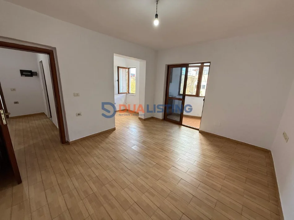 Tirane, jepet me qera apartament 1+1 , 400 € (Rruga Bardhyl)