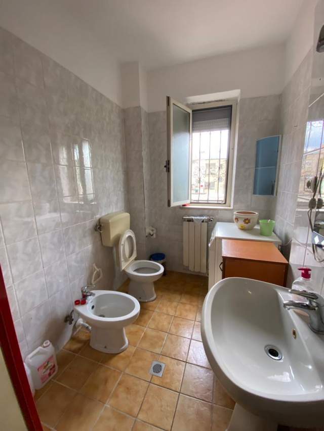 Tirane, shes apartament 4+1+A+BLK Kati 4, 100 m² 130.000 Euro (Babe rexha)