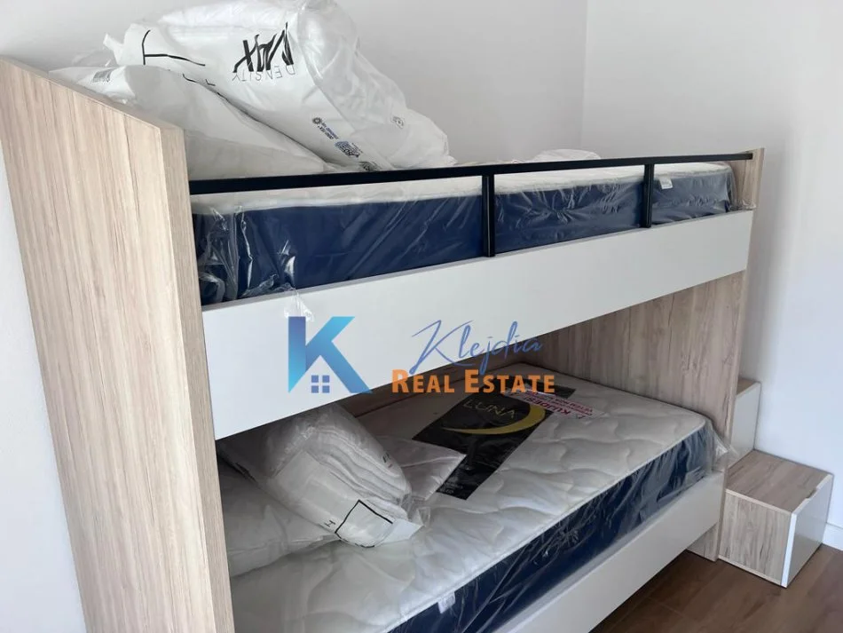 Tirane, jap me qera apartament 2+1+Ballkon Kati 6, 100 m² 450 € (Fresk, afer Restorant Fresku)