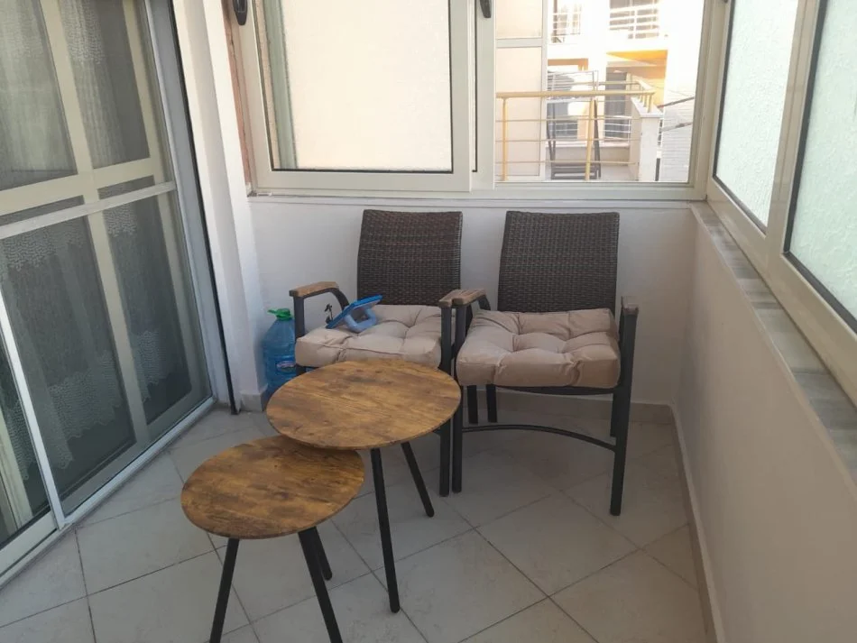 Durres, jepet me qera apartament 1+1+Ballkon Kati 2, 75 m² 400 € (Ura Dajlanit Durres • 400€ neto +355 069 20 39 456)