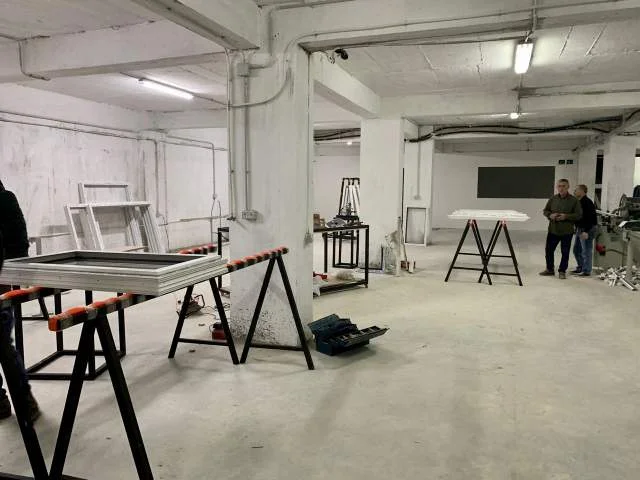 Tirane, shes magazine Kati -1, 1472 m² 350.000 Euro (Ardeno afer Qtu)