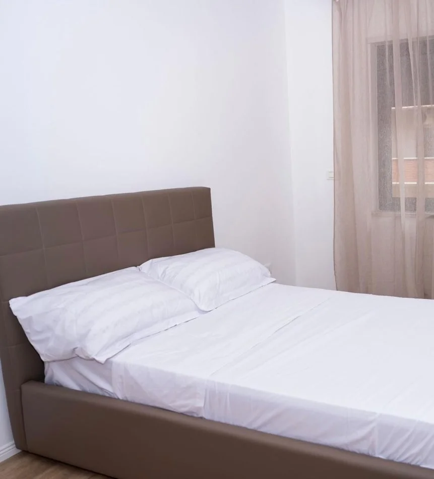 Tirane, shitet apartament 3+1+Ballkon Kati 3, 144 m² 355.000 € (rruga e barrikadave)