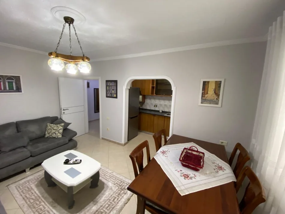 Tirane, shitet apartament 1+1 Kati 4, 59 m² 130.000 € (Rruga Kongresi Lushnjes)