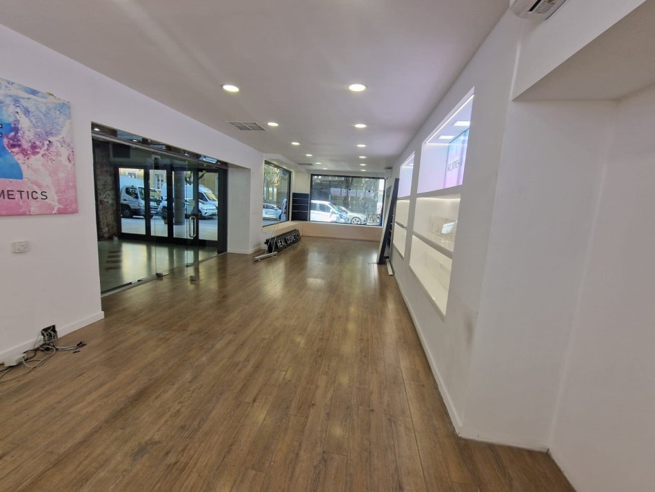Tirane, jepet me qera ambjent biznesi Kati 0, 3.000.000 € (Abdyl Toptani)