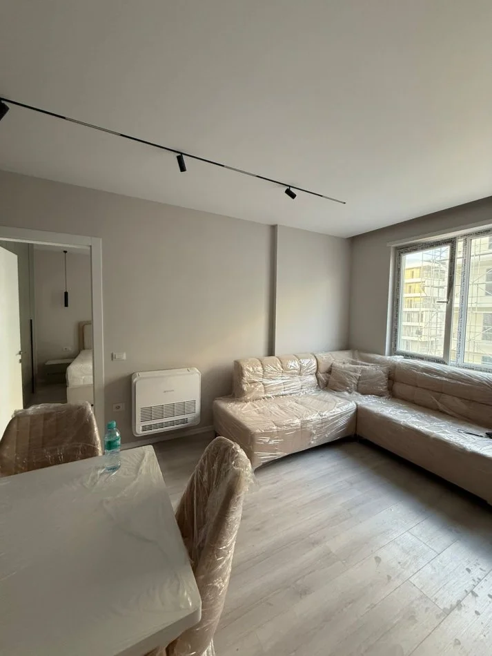 Tirane, jepet me qera apartament 1+1 , 70 m² 400 € 