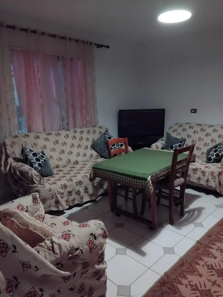 Apartament 1+1 (€300) Rruga Isuf Balta