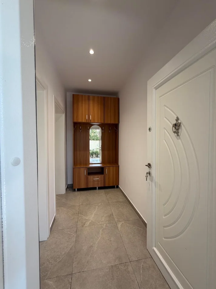 Tirane, jepet me qera apartament 1+1 Kati 1, 62 m² 450 € 