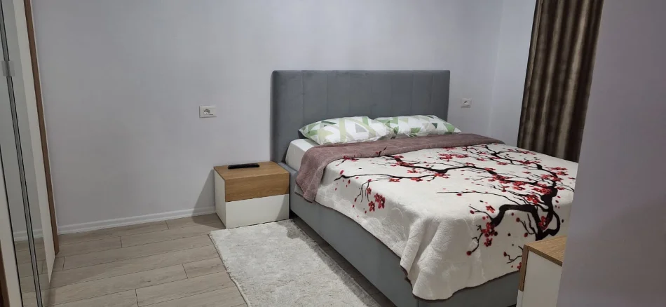 Tirane, jepet me qera apartament 2+1+Ballkon , 100 m² 650 € (Prane Green City, Tirane)