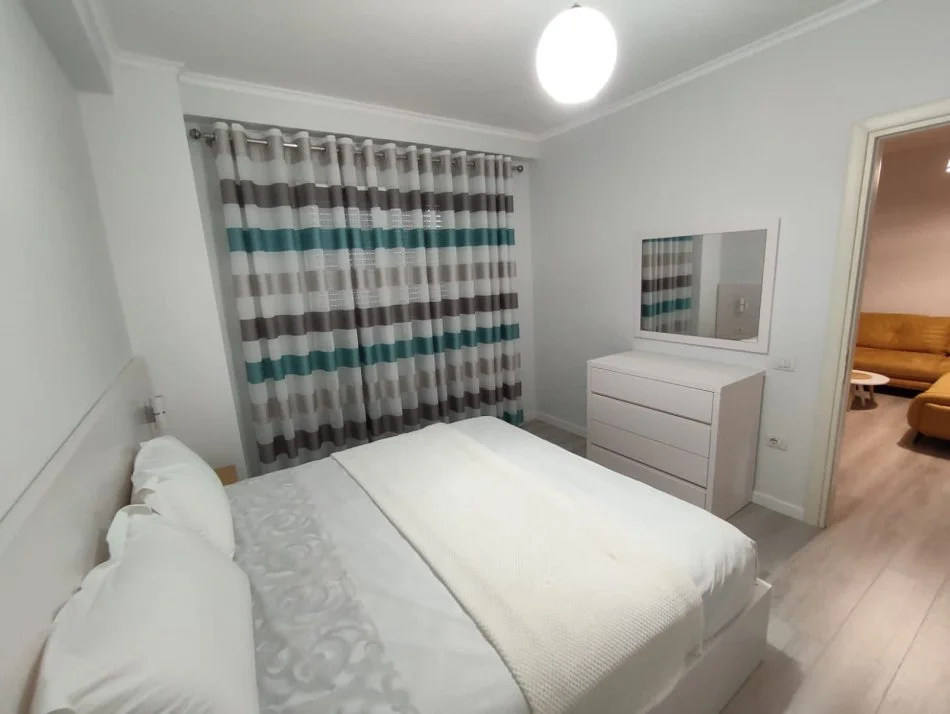 Tirane, jepet me qera apartament 2+1 Kati 2, 58 m² 600 € (Prokuroria e tiranes)