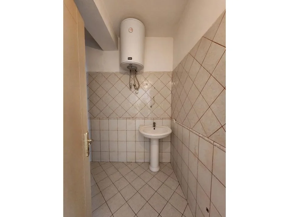 Tirane, shitet apartament 2+1+Ballkon Kati 5, 118 m² 150.000 € (Astir Prane Vila L Me Hipoteke)