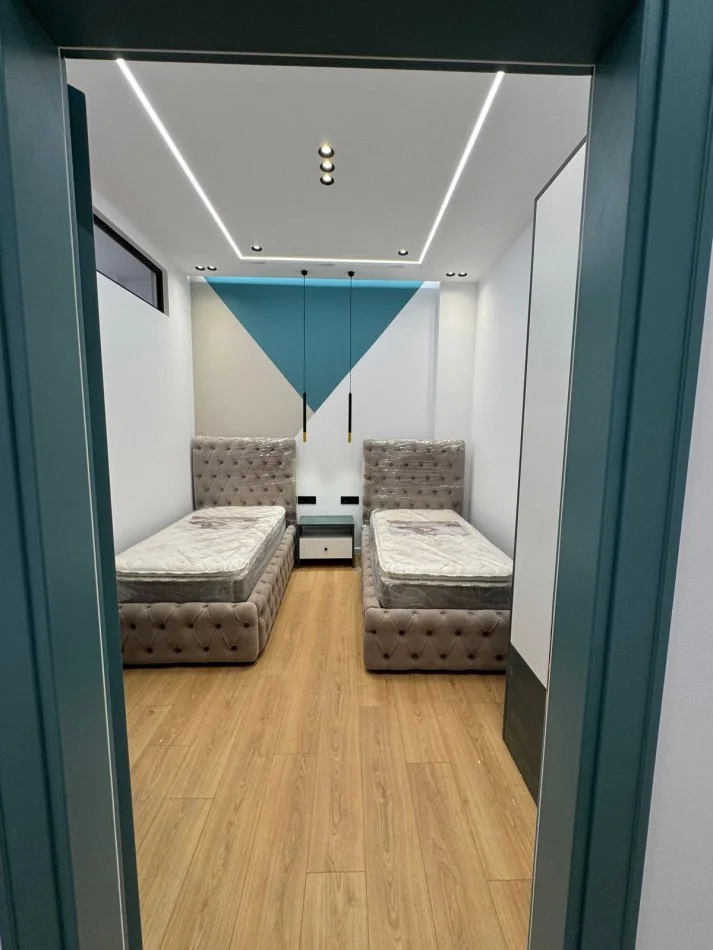 Tirane, jepet me qera apartament 2+1+Ballkon Kati 1, 85 m² 900 € (Kodra e Diellit)