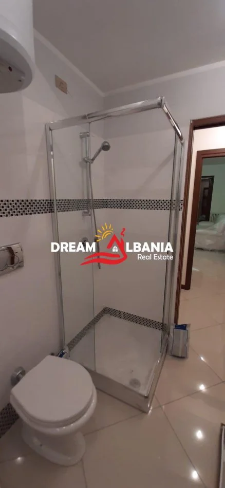 Tirane, jepet me qera apartament 1+1 Kati 2, 80 m² 450 € (ne Kinostudio, prane “Kopshtit Lala”)