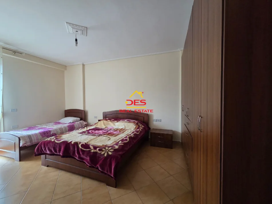 Vlore, jepet me qera apartament 1+1+Ballkon , 70 m² 350 € (Rruga Gjergj Kastrioti)