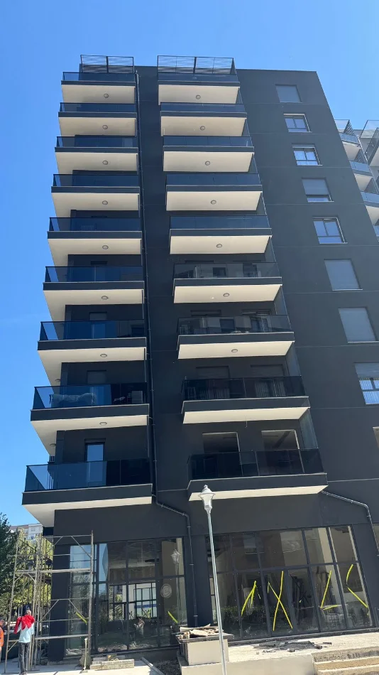 Tirane, jepet me qera apartament 2+1+Ballkon Kati 7, 100 m² 800 € 