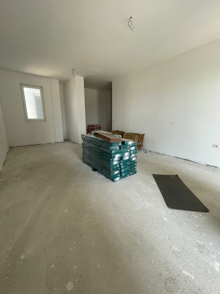 Tirane, shitet apartament 2+1+Ballkon Kati 2, 125 m² 122.000 € (Univers City)