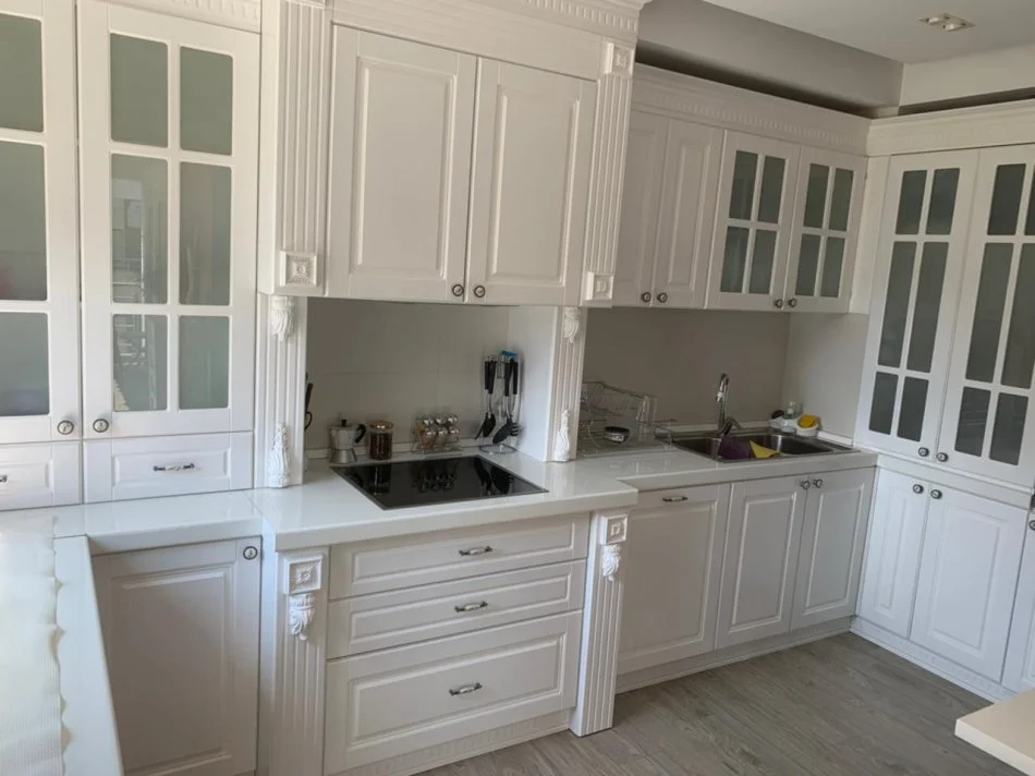 Tirane, jepet me qera 2+1+Ballkon Kati 5, 3.000 € (tek Liqeni Tiranes)