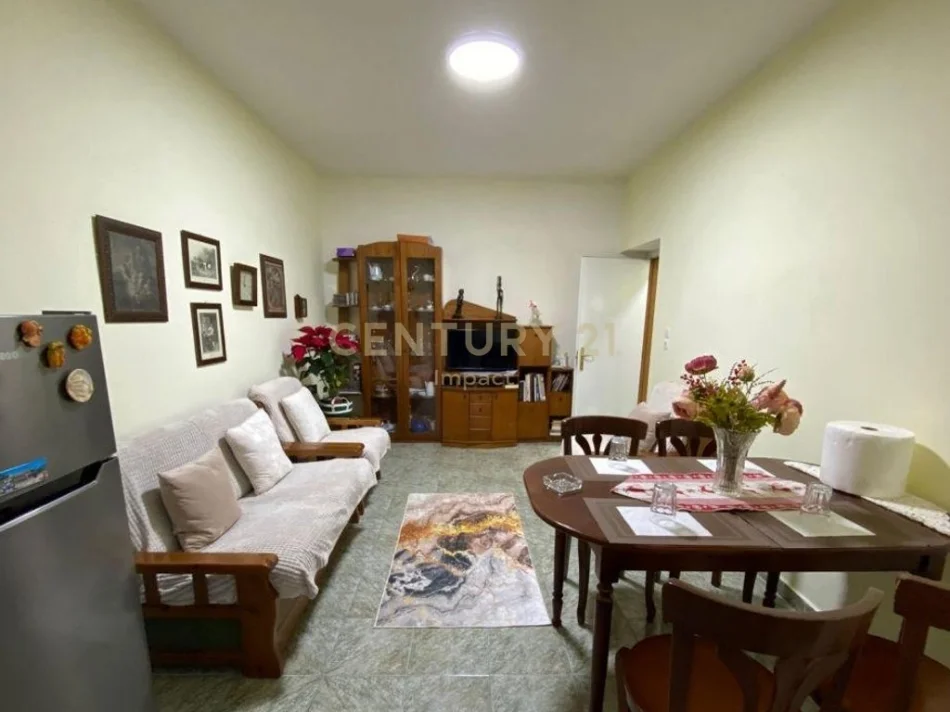 Tirane, jepet me qera apartament 2+1 Kati 1, 49 m² 650 € (Stadiumi Dinamo)