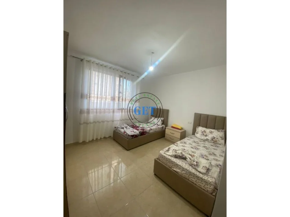 Durres, jepet me qera apartament 2+1 Kati 1, 90 m² 400 € (ISH URT, Durres)