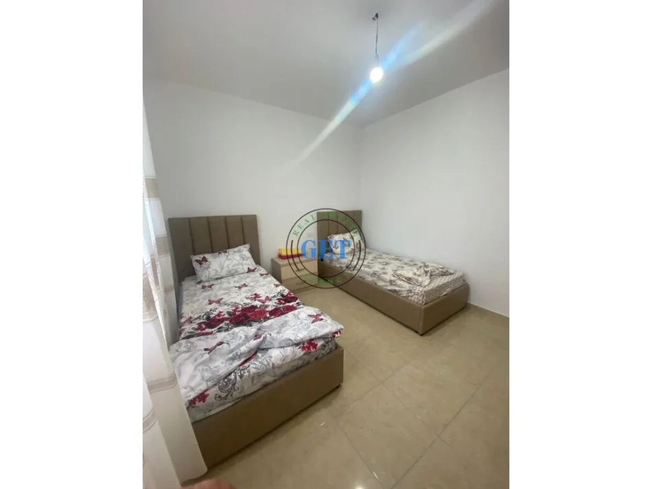 Durres, jepet me qera apartament 2+1 Kati 1, 90 m² 400 € (ISH URT, Durres)