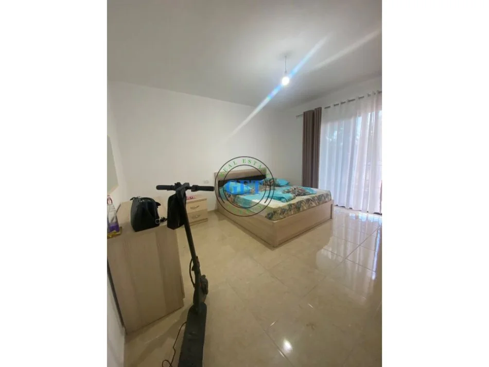 Durres, jepet me qera apartament 2+1 Kati 1, 90 m² 400 € (ISH URT, Durres)