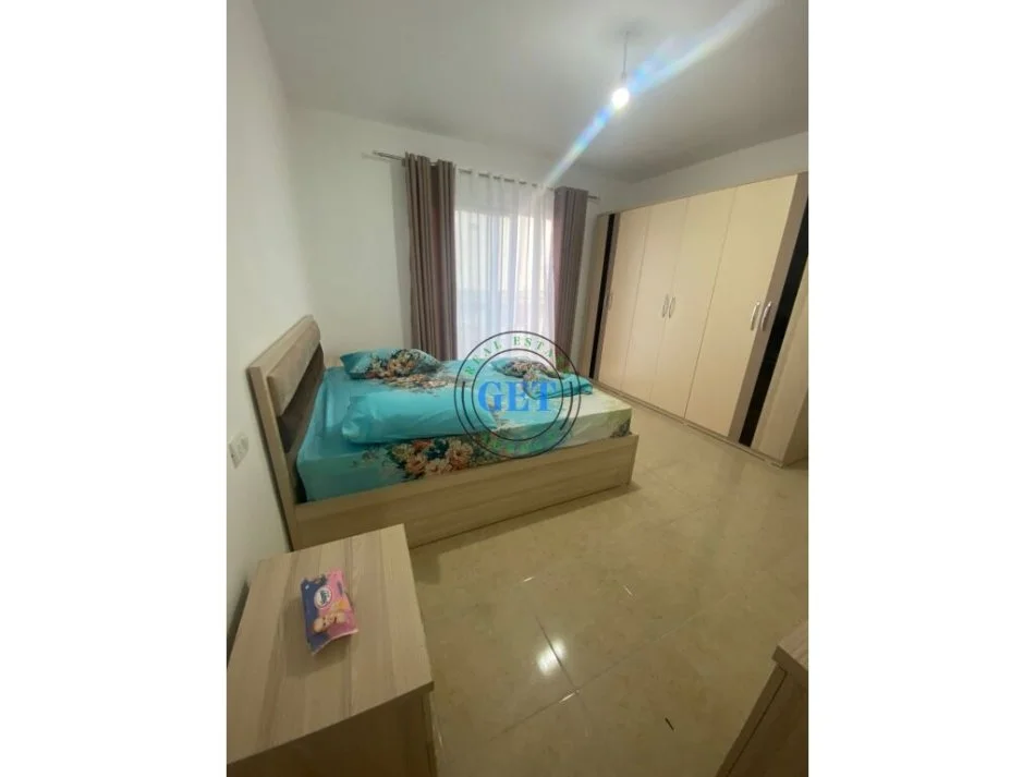 Durres, jepet me qera apartament Kati 1, 90 m² 500 € (Ish URT)