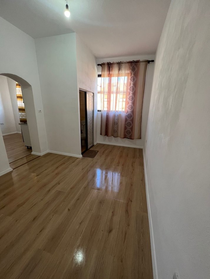 Korce, jap me qera apartament 1+1 Kati 4, 40 m² 25.000 leke