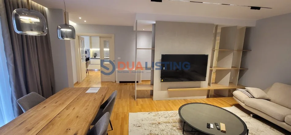 Tirane, jepet me qera apartament 3+1 , 190 m² 2.000 € (Liqeni i Tiranes)