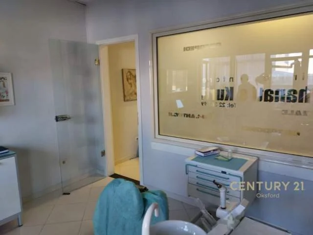 Jepet me qira apartament 1+1  67 m² 450 Euro tek rruga e Kavajes, mbrapa lidhjes se shkrimtareve!