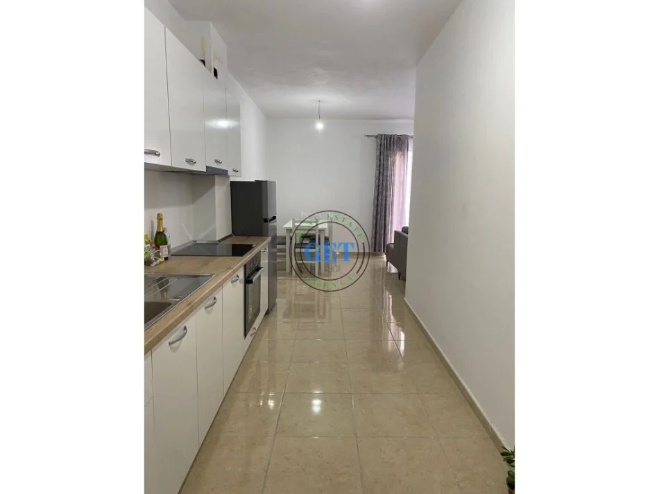 Durres, jepet me qera apartament 2+1 Kati 1, 90 m² 400 € (ISH URT, Durres)
