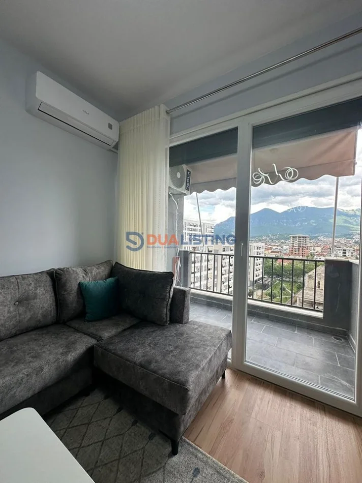Tirane, jepet me qera apartament 2+1 , 600 € (Rruga 5 Maji)